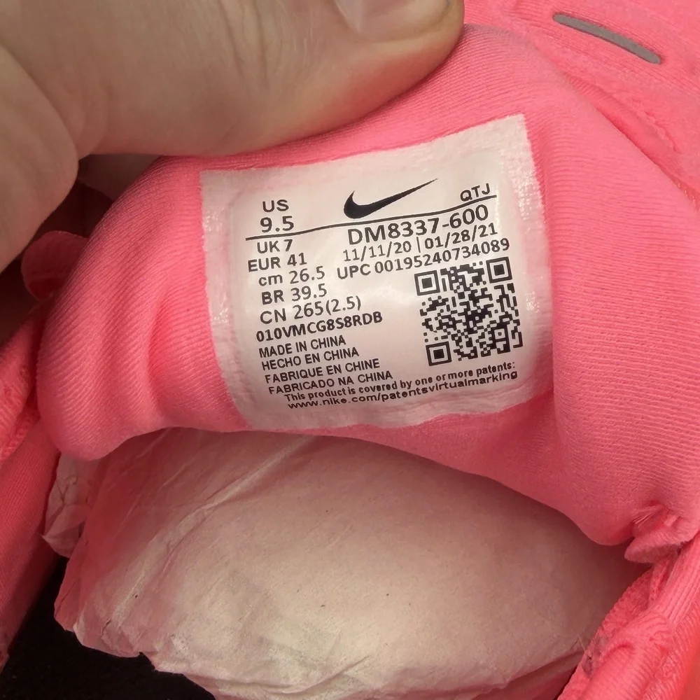 Nike Air VaporMax Plus Shoes Womens Size 7 Pink Running Sneaker Low Top
